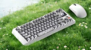 MelGeek Centauri 80 gây ấn tượng với tone màu Trắng - Bạc