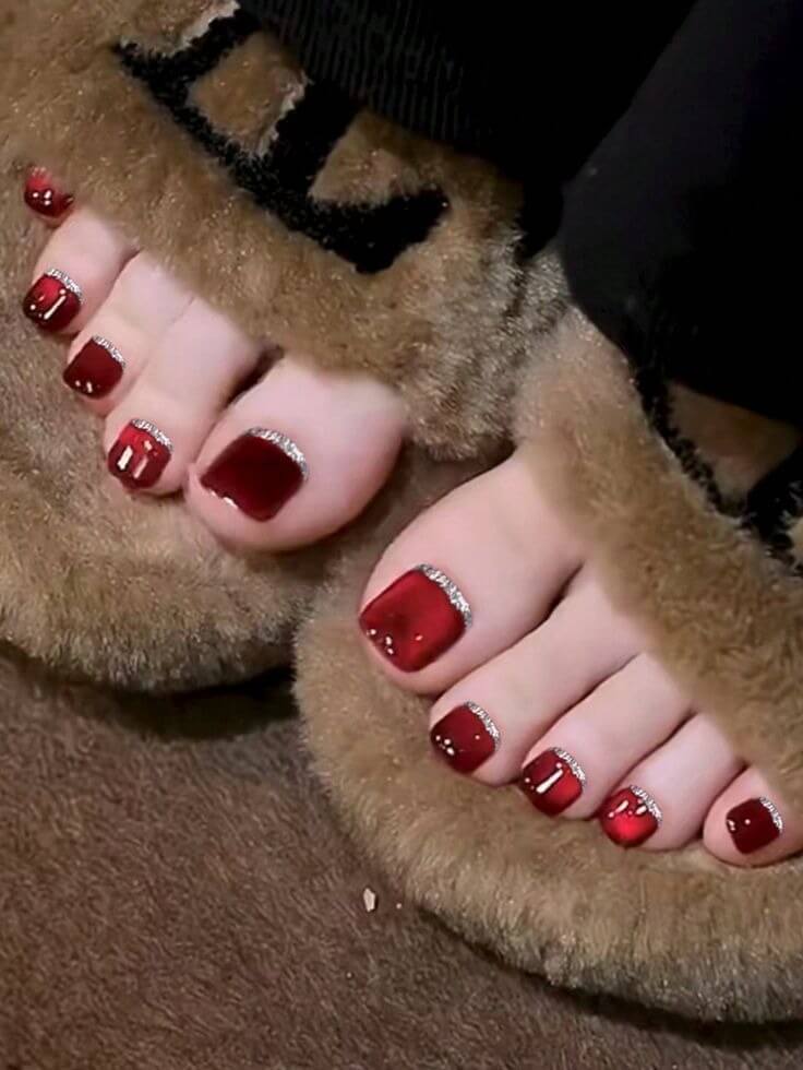 99+ Mẫu nail chân màu đỏ sang chảnh, phong cách quyến rũ 4 Mẫu nail chân đẹp màu đỏ đậm
