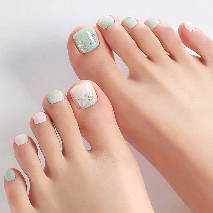 12 mẫu nail chân đi biển đẹp xinh, trend hot nhất hè này 12 Mẫu nail chân đi biển họa tiết hoa xinh xắn, trẻ trung