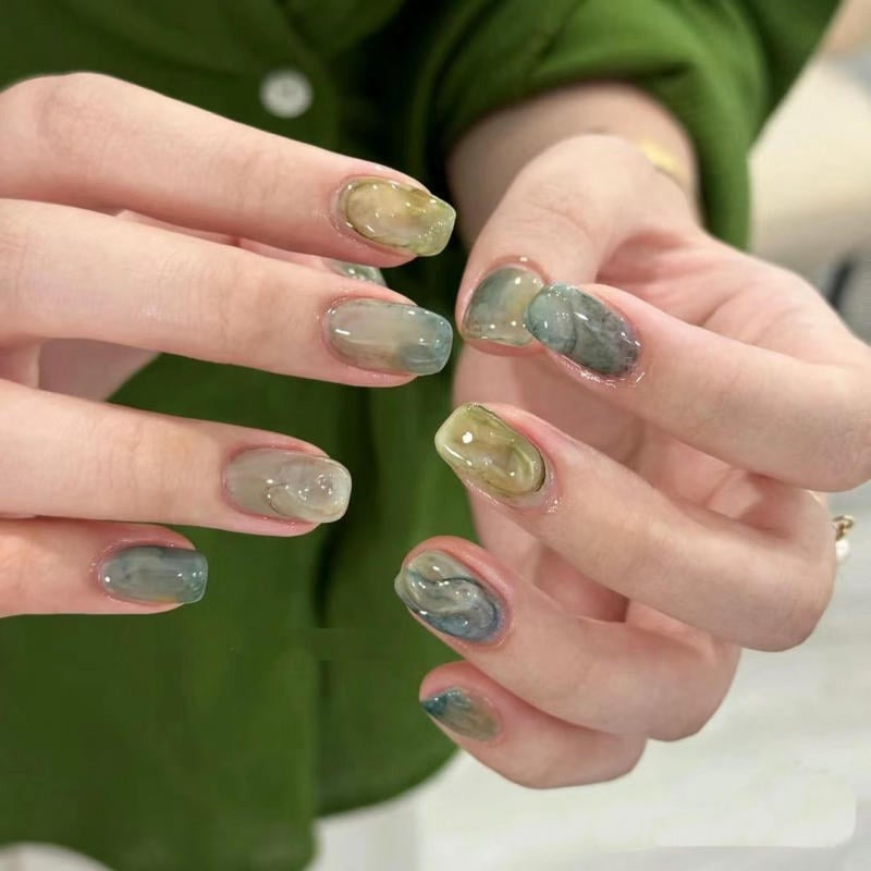 99+ Màu nail đẹp tôn da, được ưa chuộng nhất hiện nay 4 Mẫu nail màu xanh rêu đẹp