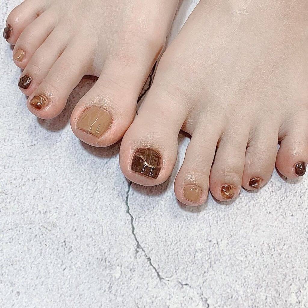 50+ Màu nail chân đẹp cho da ngăm sang chảnh và cuốn hút 11 Những mẫu nail móng chân đẹp cho da ngăm