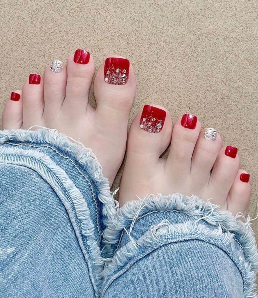 99+ Mẫu nail chân màu đỏ sang chảnh, phong cách quyến rũ 8 Nail chân đẹp màu đỏ cuốn hút