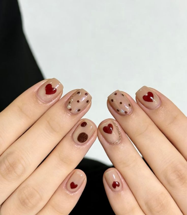 Top 15+ các mẫu nail màu đỏ đẹp sang chảnh, cuốn hút nhất 2026 7 Nail màu đỏ đơn giản kiểu trơn phủ bóng, không cầu kỳ họa tiết nhưng vẫn toát lên vẻ tinh tế, sang trọng và hợp mọi lứa tuổi.
